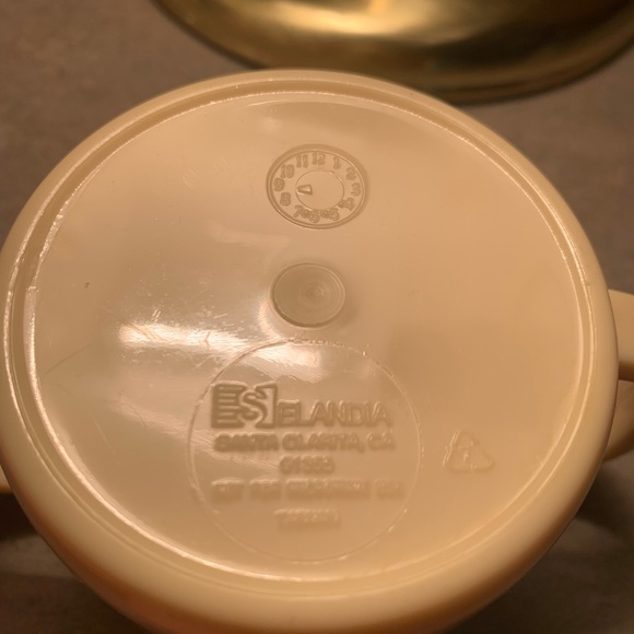 Classic Winnie the Pooh plastic plate, bowl and sippy cup - Picture 16 of 16